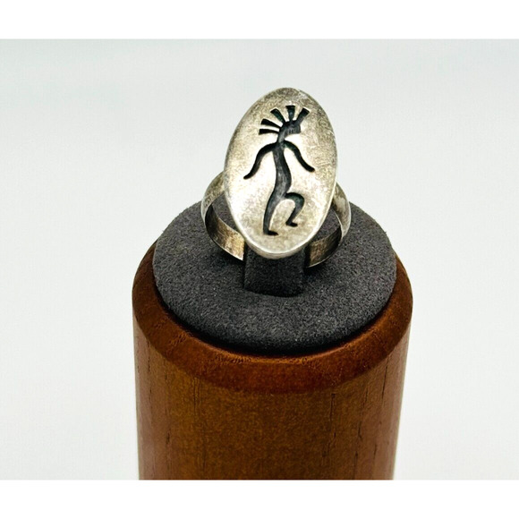 Navajo Artist Signed "T" Sterling Silver Kokopelli Figure Ring! Size 7 & 5.85 G - Picture 1 of 6